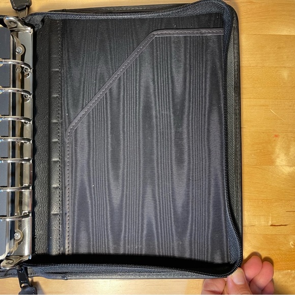 Day Timer Leather Binder crafted in Canada - Picture 9 of 16